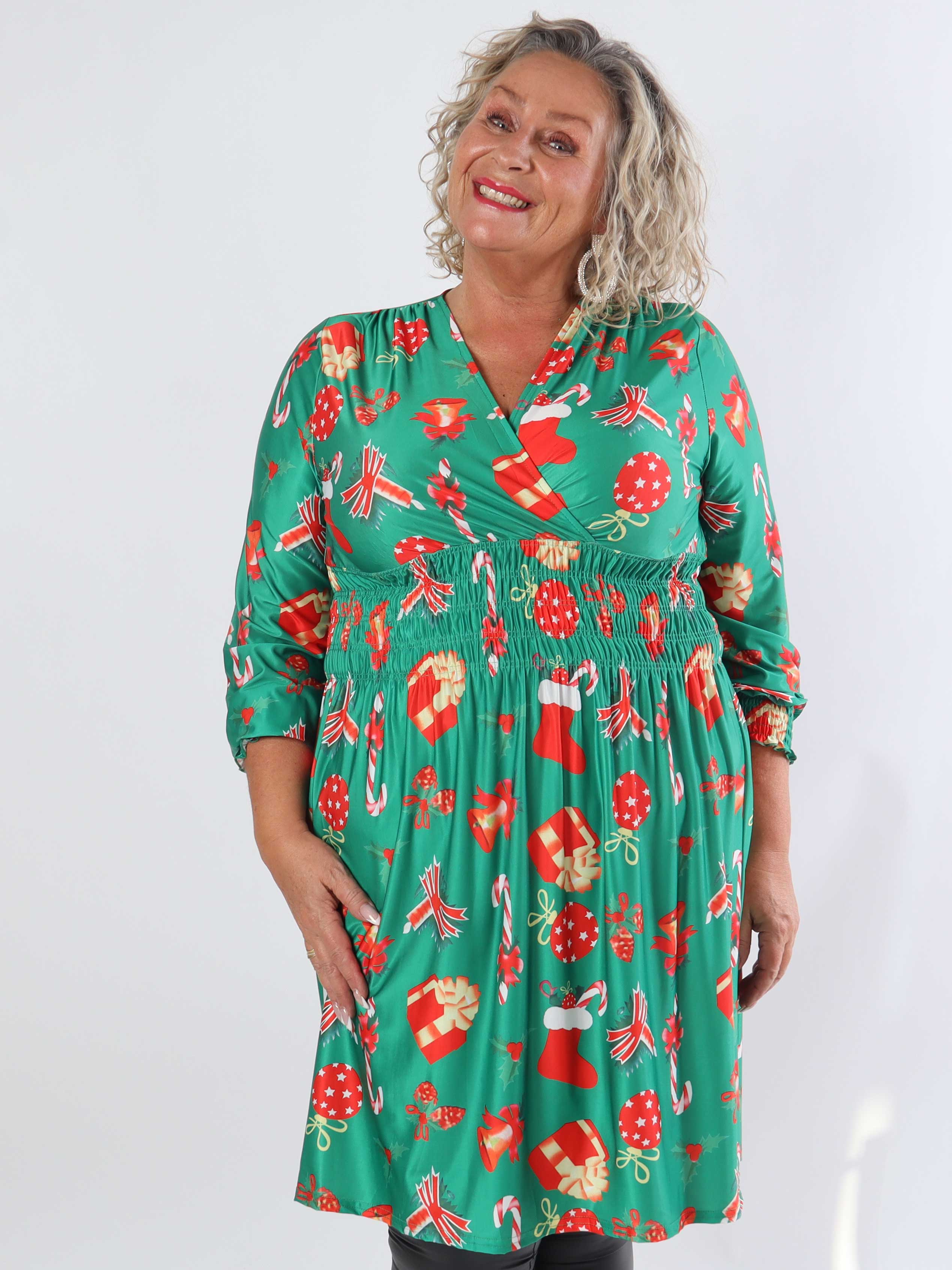 Pams Holiday Short L/S - Elastisk plus size kjole med julemotiver